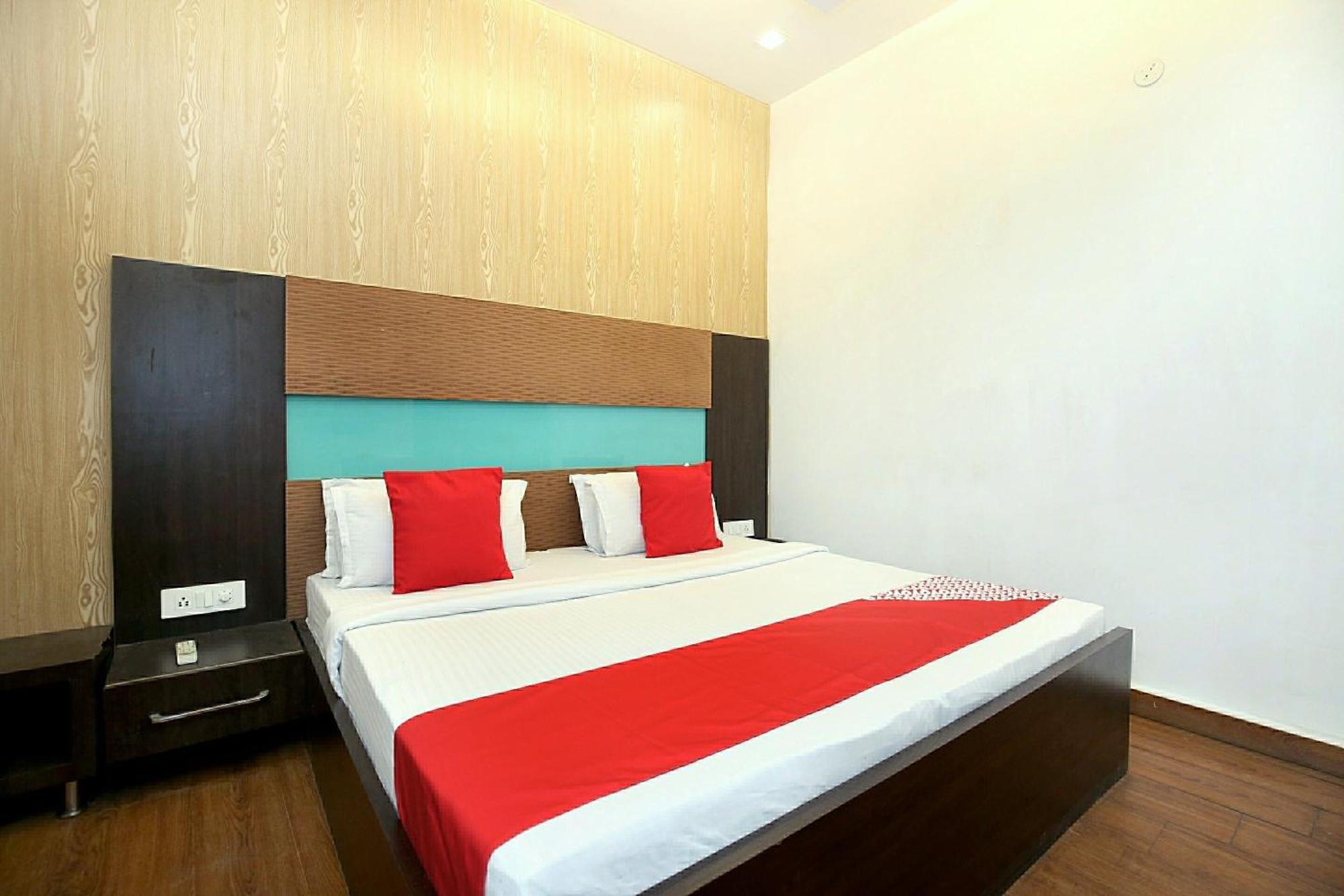 Hotel O Queensland Amritsar Exterior photo